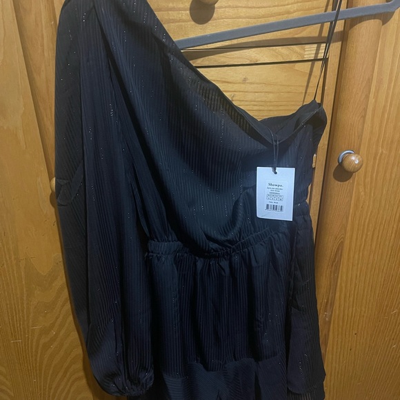 One sleeve wedding guest dress - Picture 3 of 4